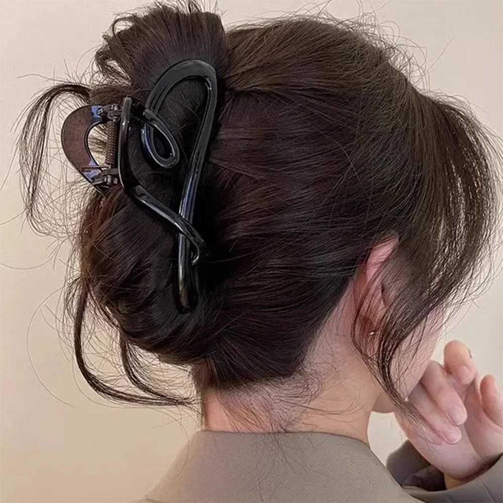 90's Style Heart-Shaped Hair Claw - Image 3