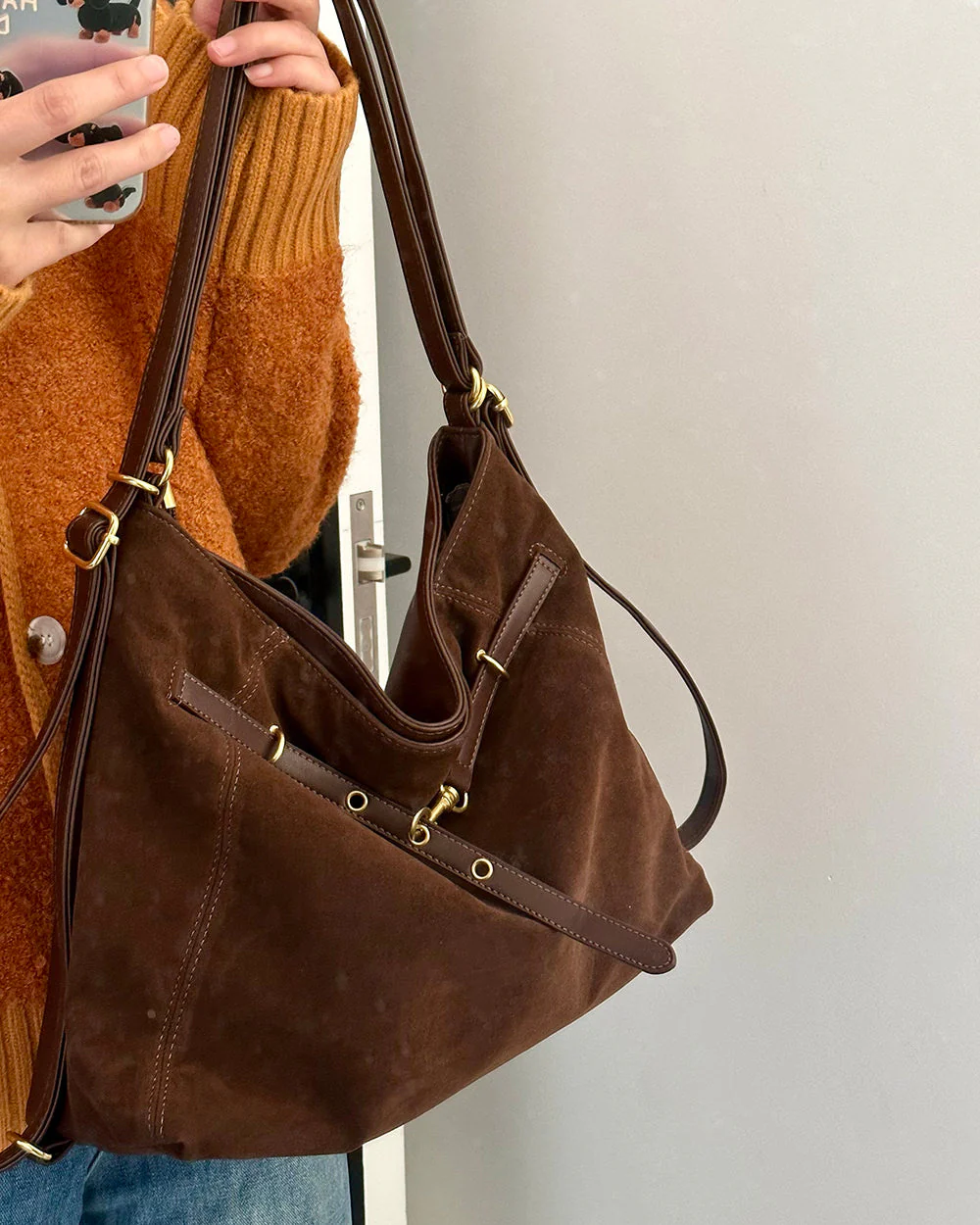 Academia Belted Shoulder Bag - Image 4