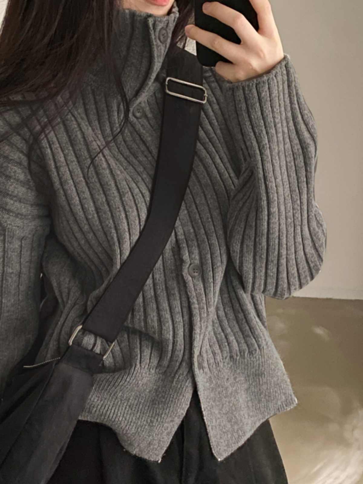 Acubi Chic High-neck Knitted Cardigan - Image 4