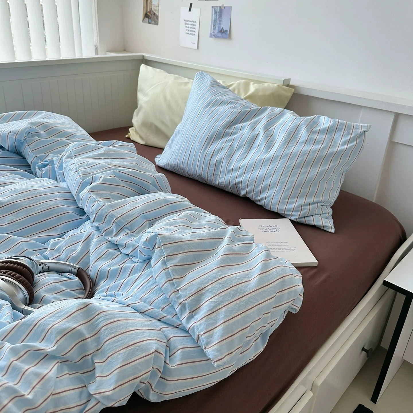 Aesthetic Blue & Brown Striped Duvet Cover Set - Image 3