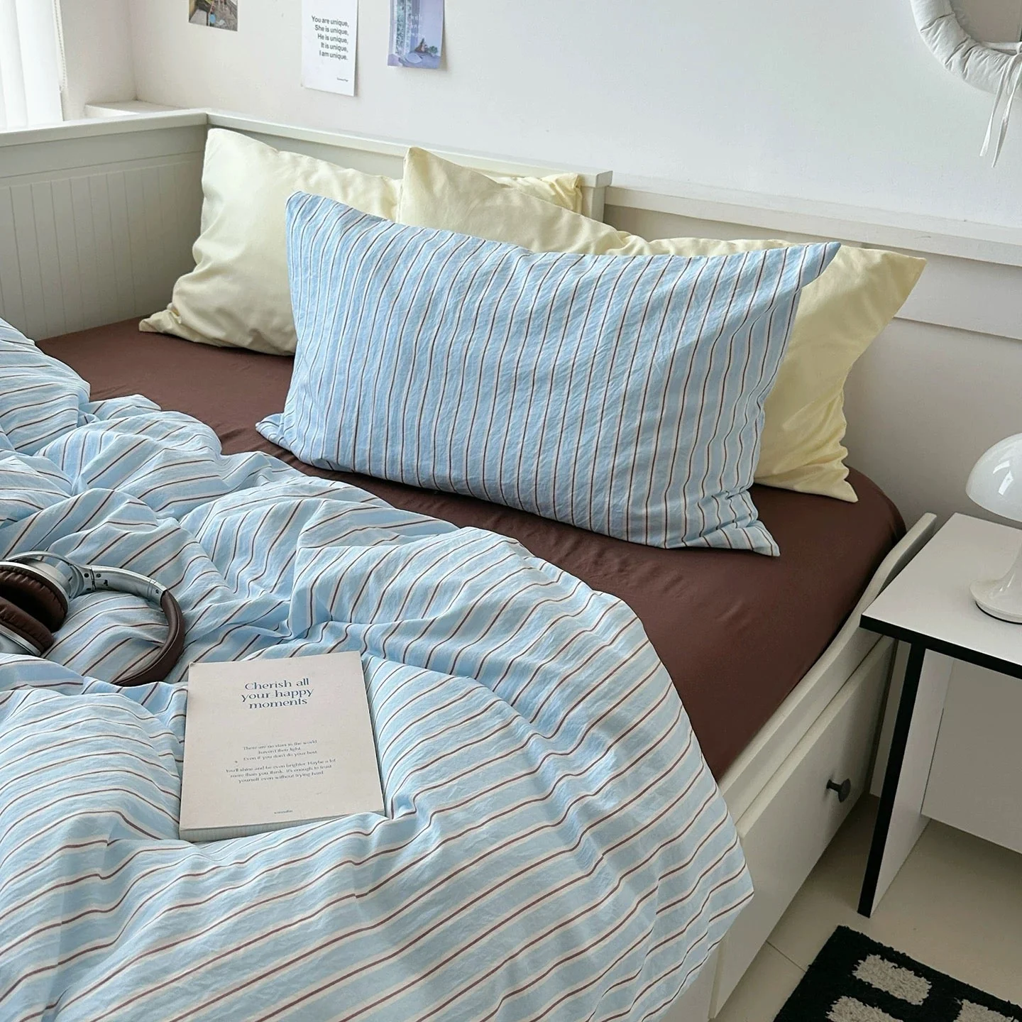 Aesthetic Blue & Brown Striped Duvet Cover Set - Image 4