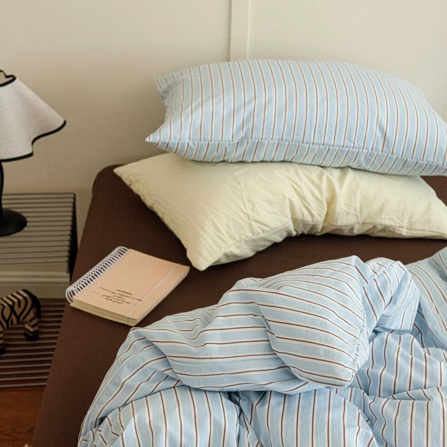 Aesthetic Blue & Brown Striped Duvet Cover Set - Image 7