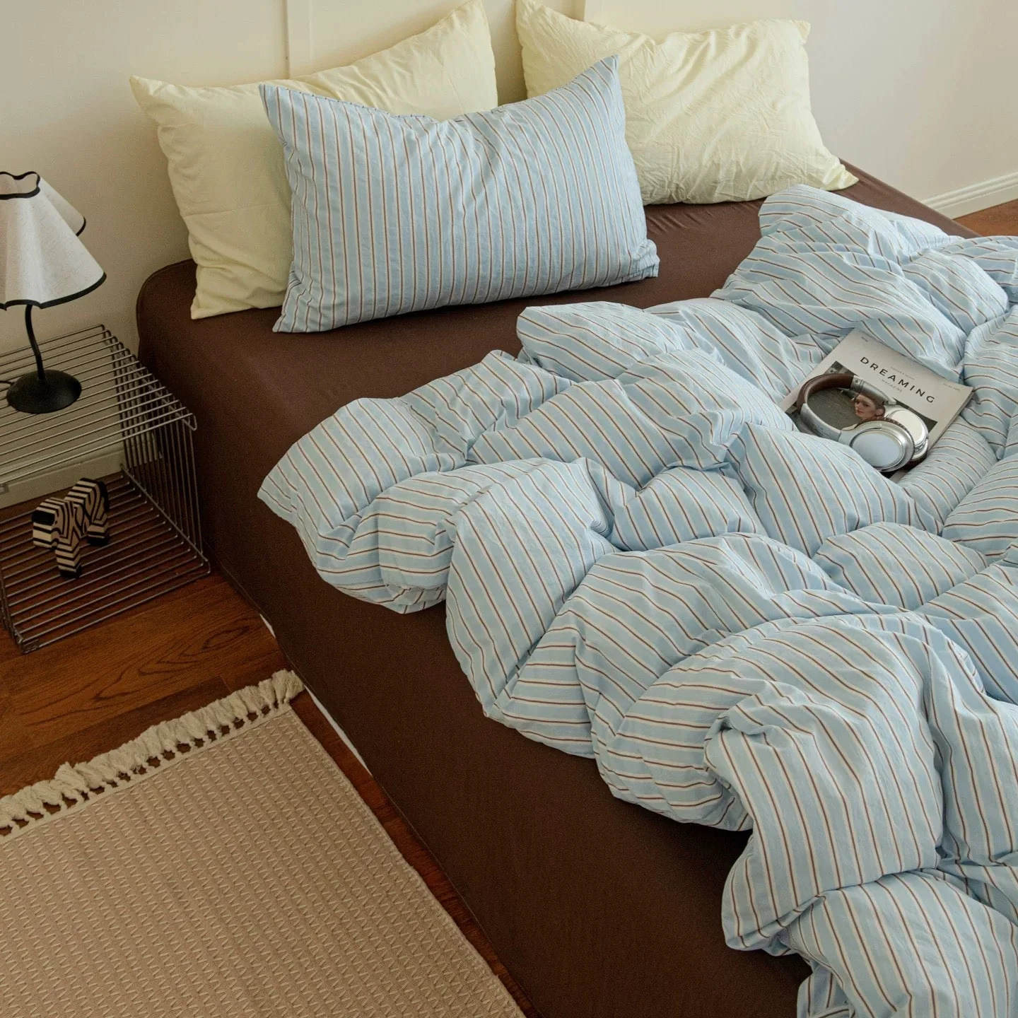 Aesthetic Blue & Brown Striped Duvet Cover Set - Image 9