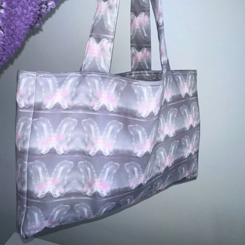 Aesthetic Butterfly Print Tote Bag - Image 4