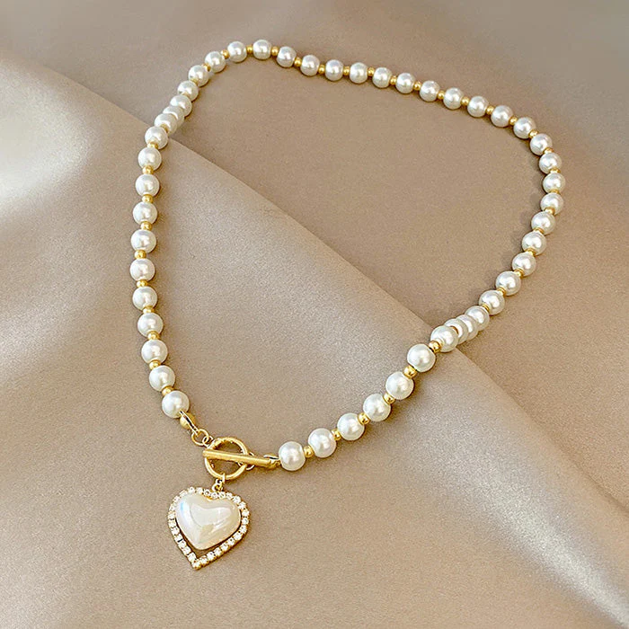 Aesthetic Heart Pearl Necklace - Image 3