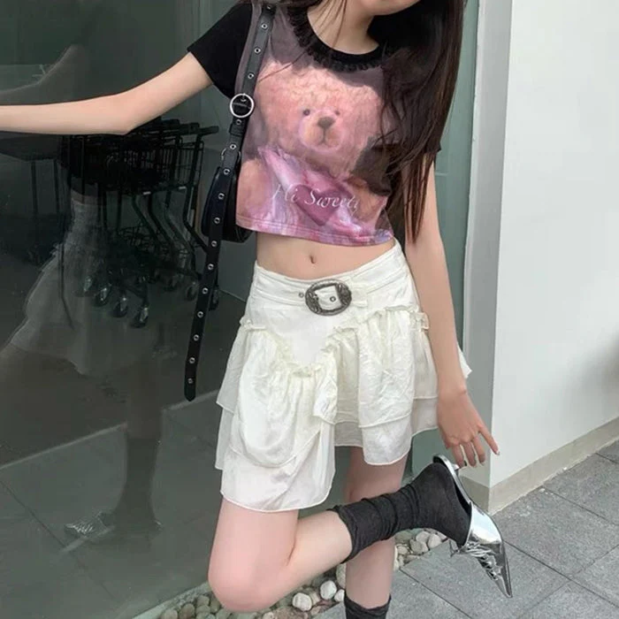 Aesthetic Mini Skirt in White - Image 2