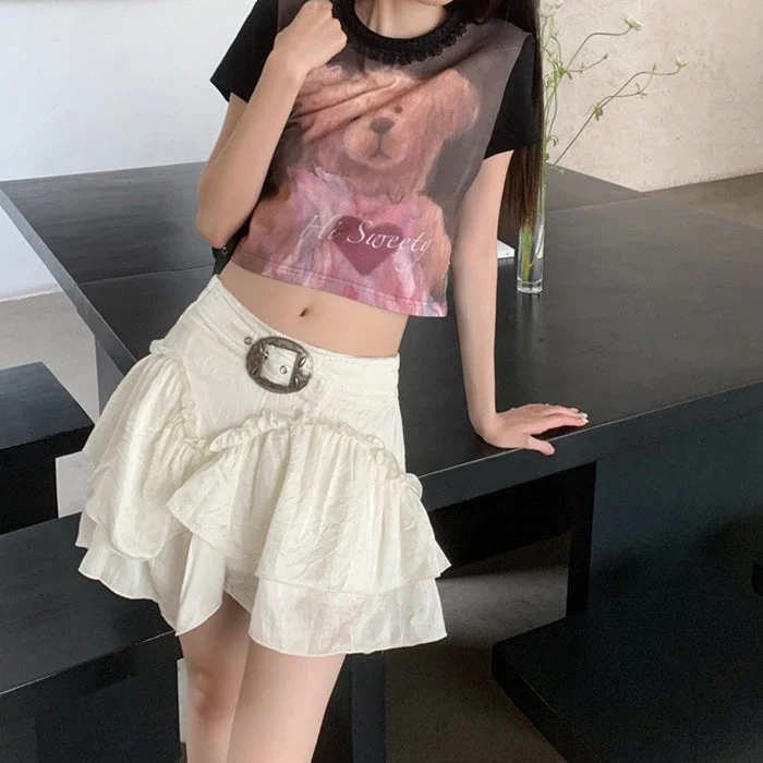 Aesthetic Mini Skirt in White - Image 4