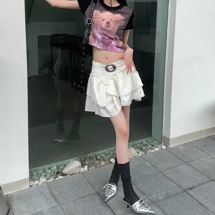 Aesthetic Mini Skirt in White - Image 5