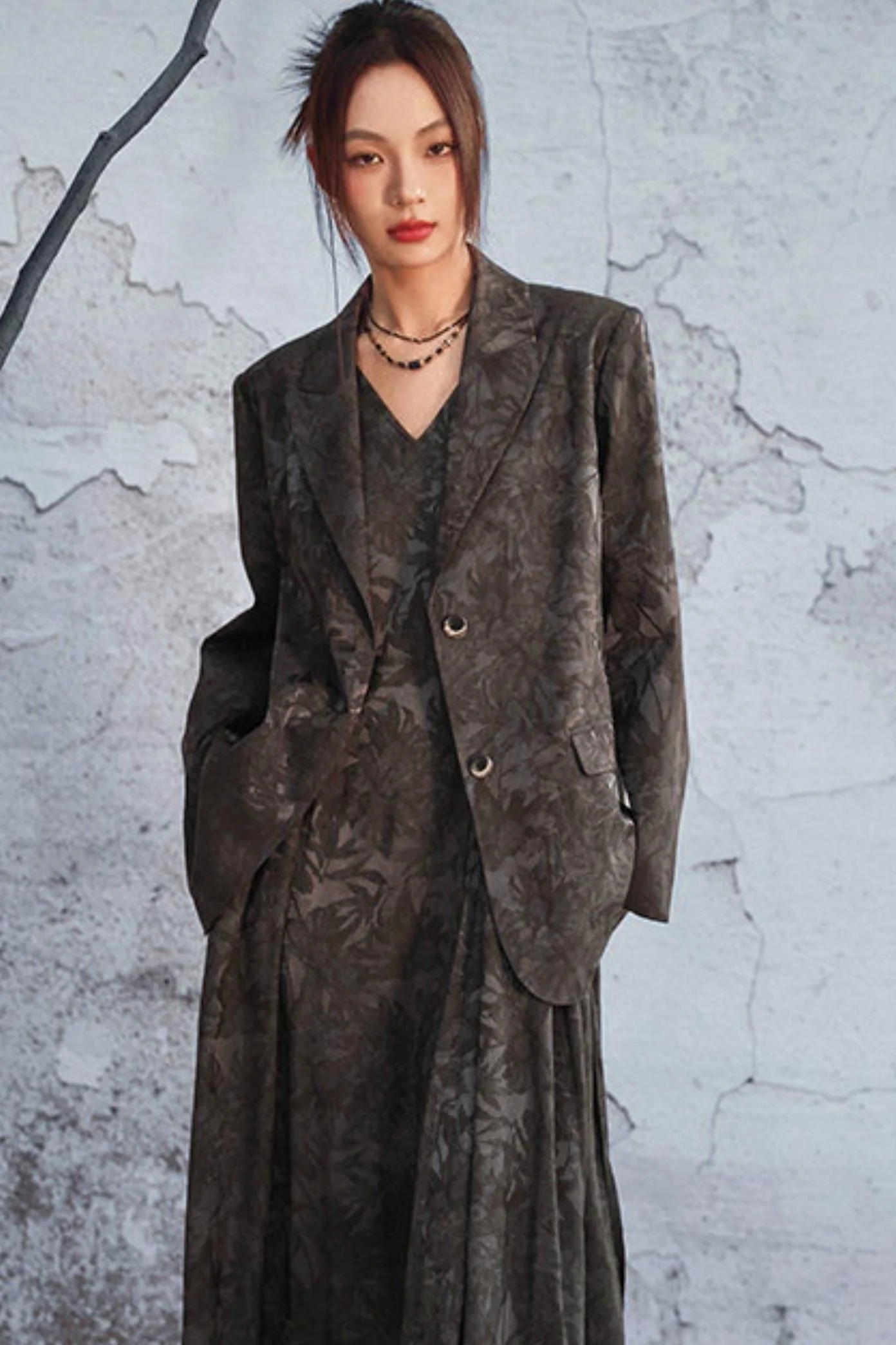 Edgy Wood Jacquard Jacket - Image 3