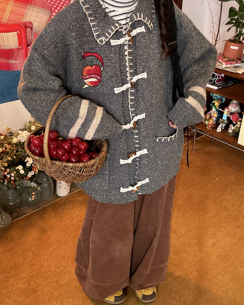 Apple Embroidery Grey Cardigan - Image 7