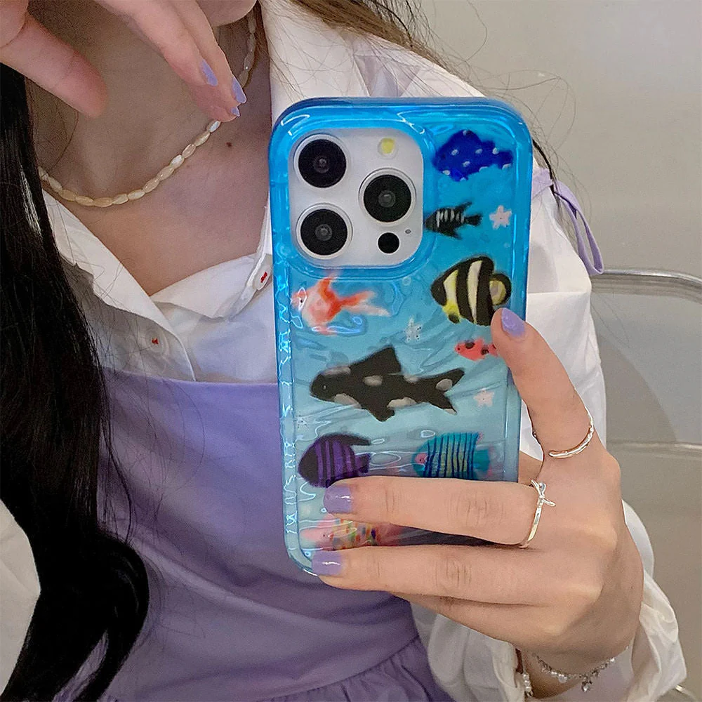 Aquaria Fishes iPhone Case - Image 4