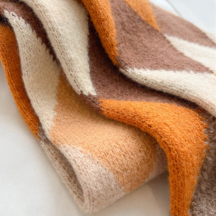 Argyle Pattern Scarf - Image 5