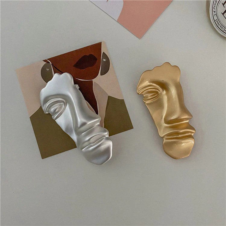 Artsy Face Vintage Aesthetic Brooch - Image 5