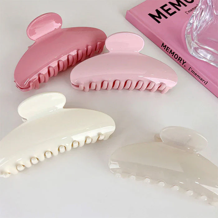 Barbiecore Hair Claw - Image 2