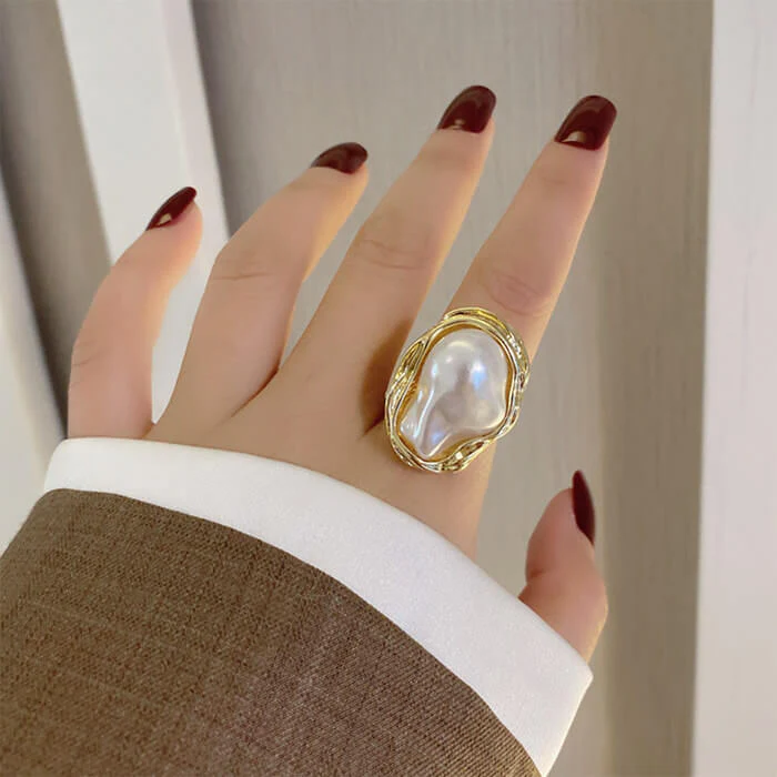 Baroque Aesthetic Pearl Ring - Image 2
