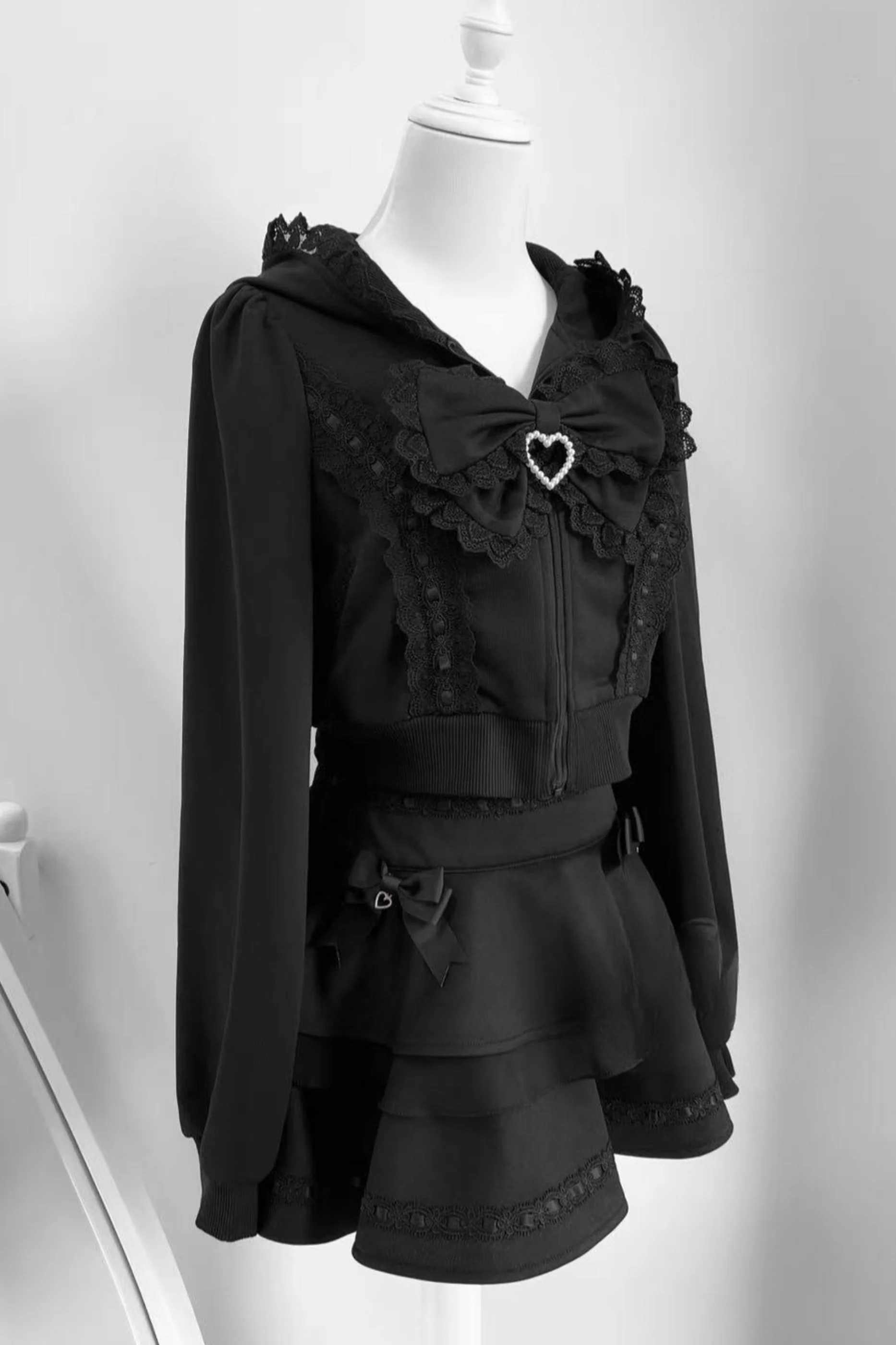 Black and White Sportswear Skirt - Image 12