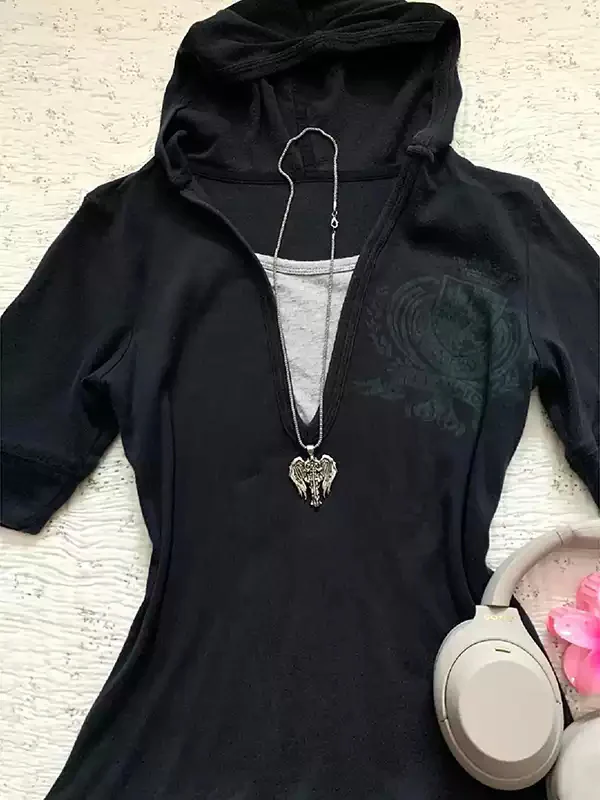 black hooded short-sleeved T-shirt - Image 2