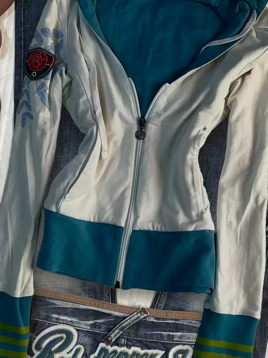 Blue contrasting white hooded sweatshirt jacket - Image 4