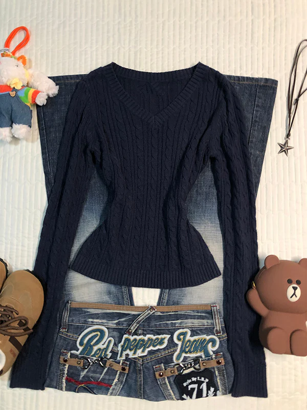 blue long-sleeved v-neck twist sweater - Image 3
