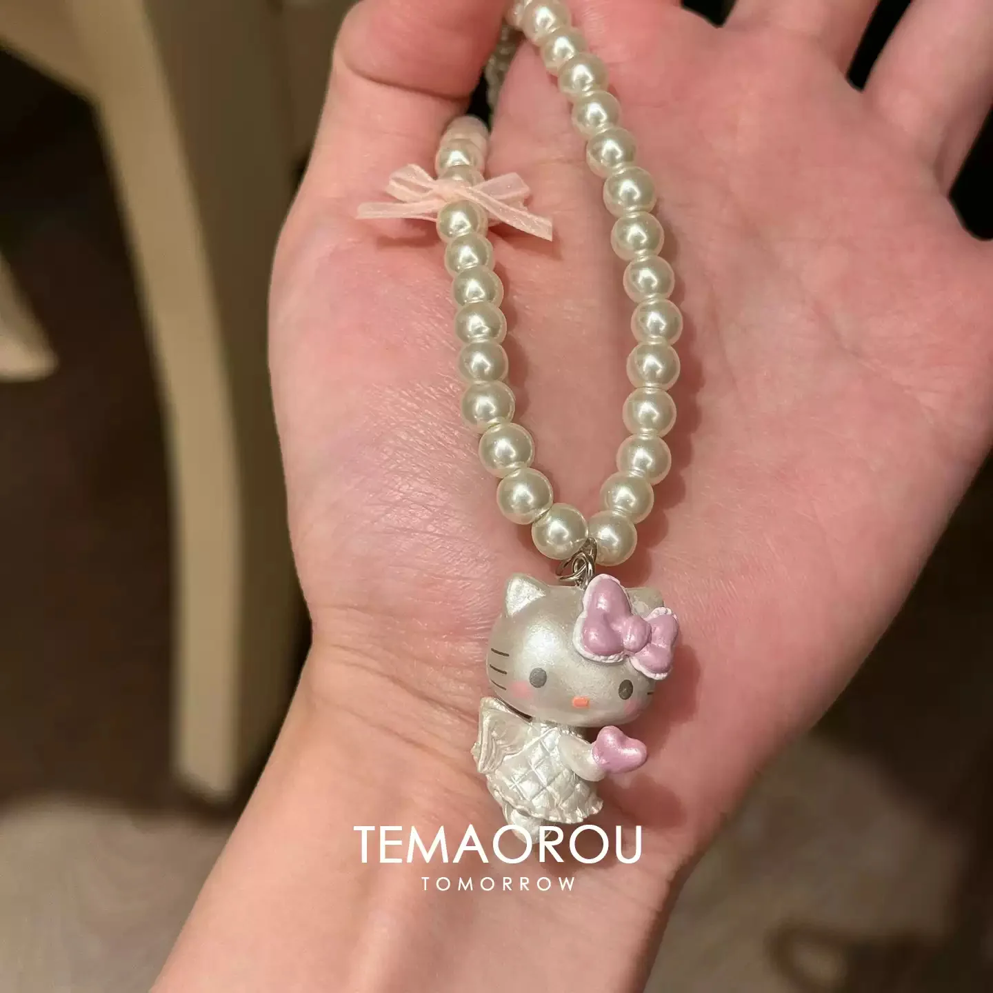 Bow KT Cat Pendant Pearl Necklace - Image 3