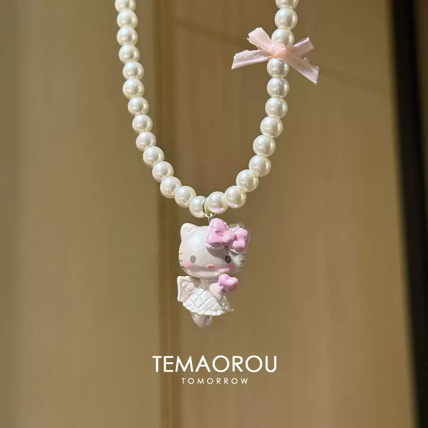 Bow KT Cat Pendant Pearl Necklace - Image 4