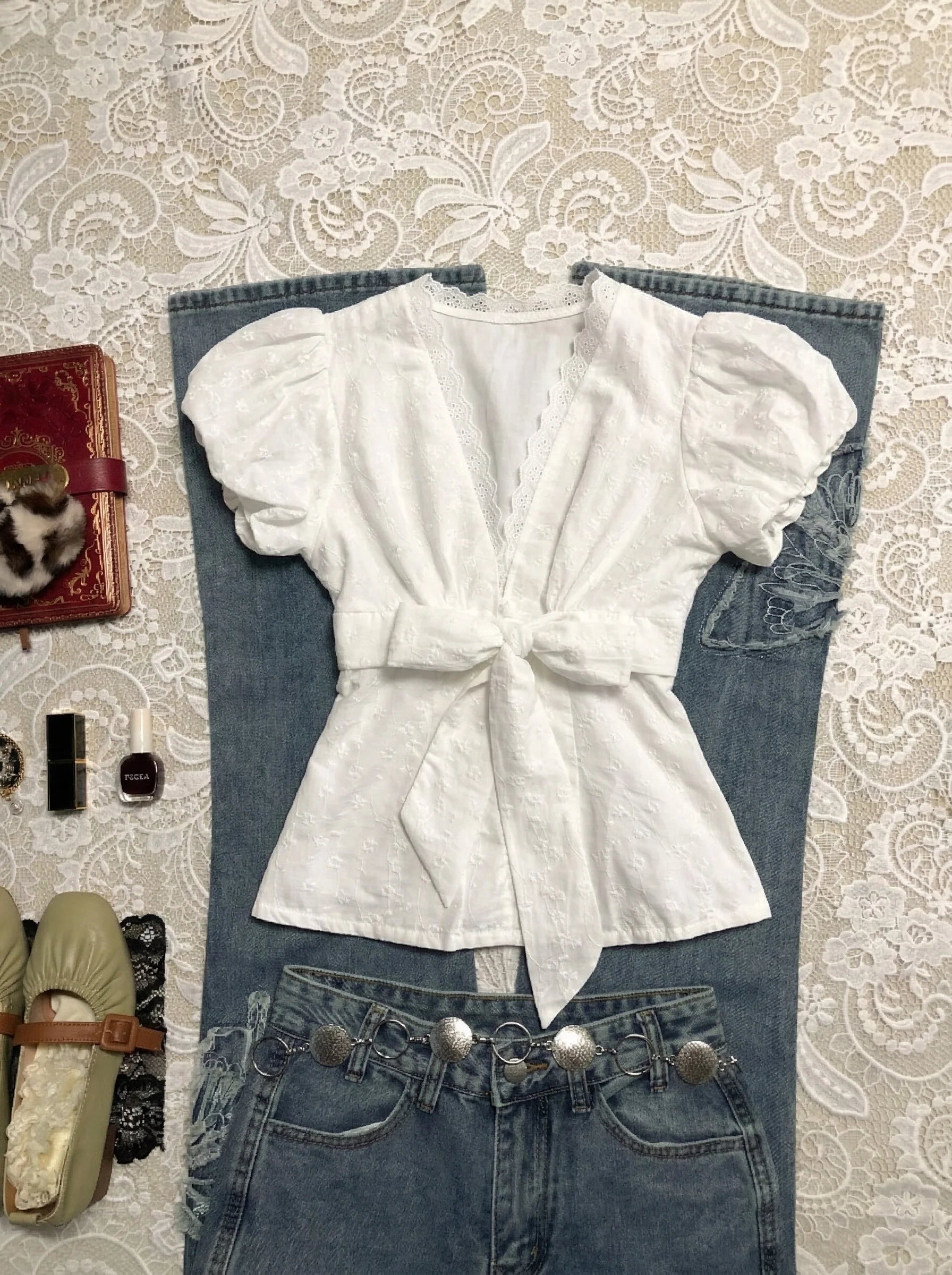 bow white v-neck shirt