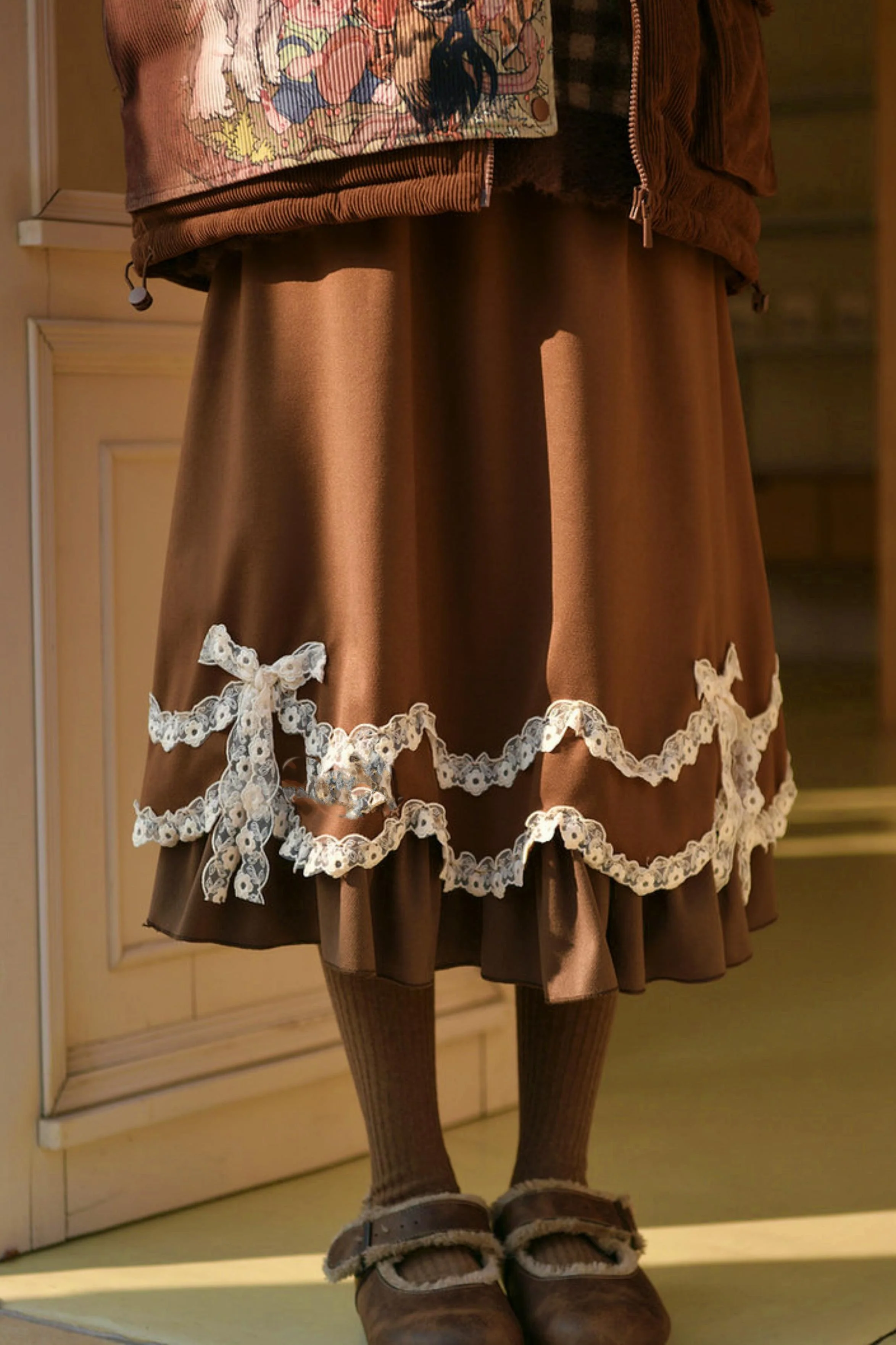 Caramel Lace High Waist Skirt - Image 4
