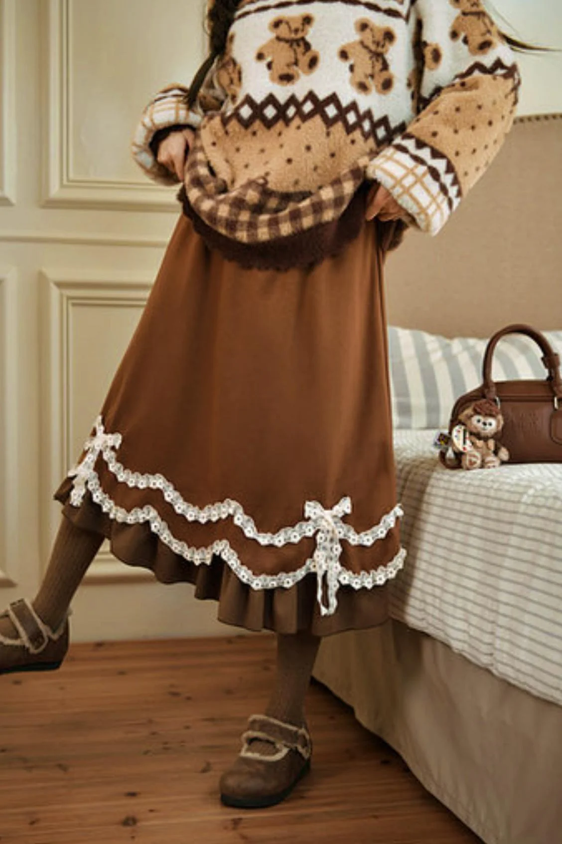 Caramel Lace High Waist Skirt - Image 6
