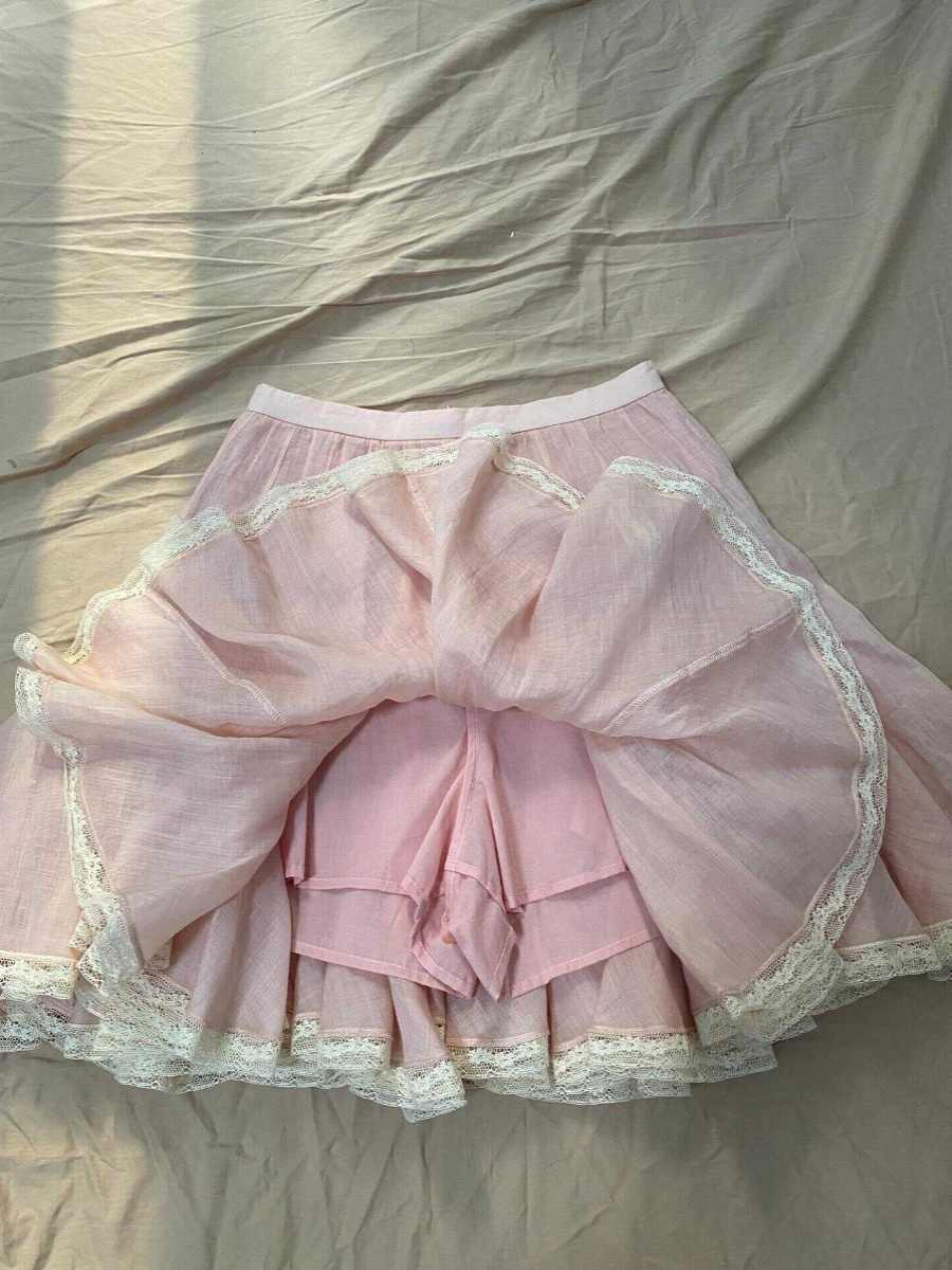 Chic Pink Lace Skirt - Image 2