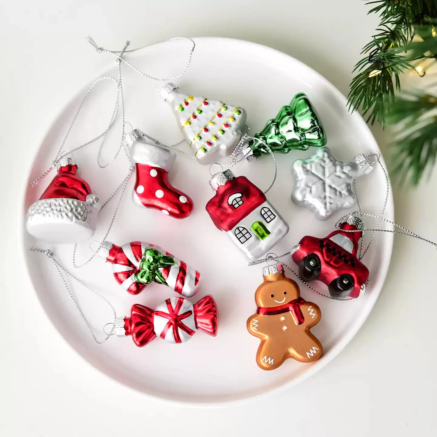 Christmas tree glass painted pendant - Image 3