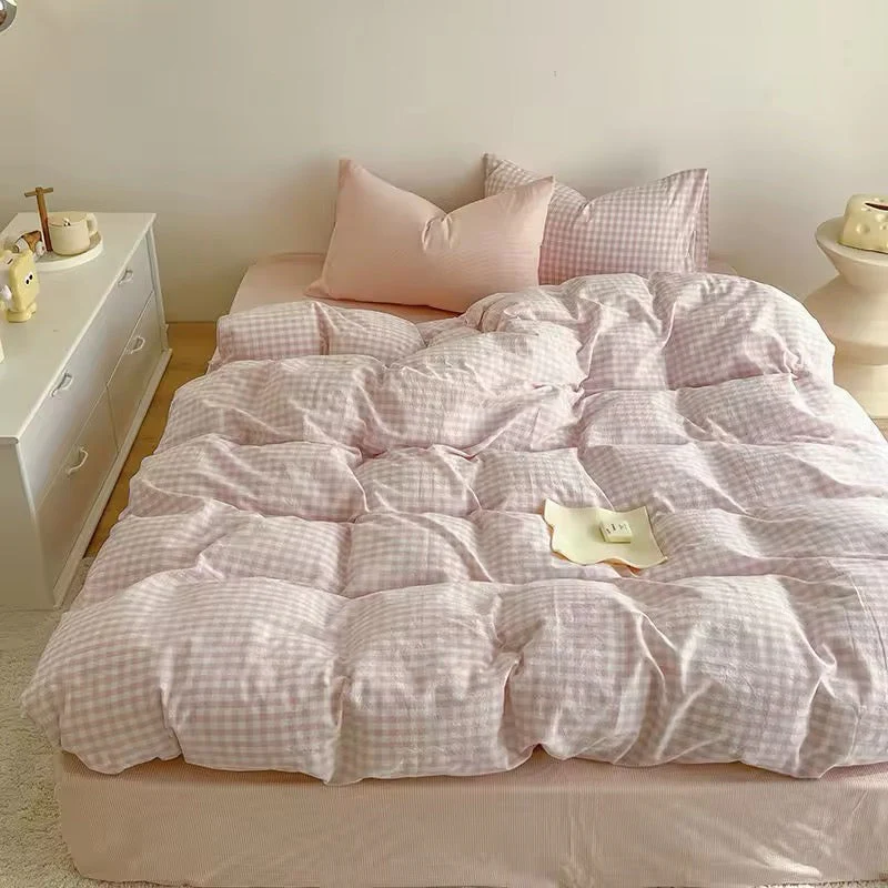 Cozy Pink Plaid Bedding Set - Image 10