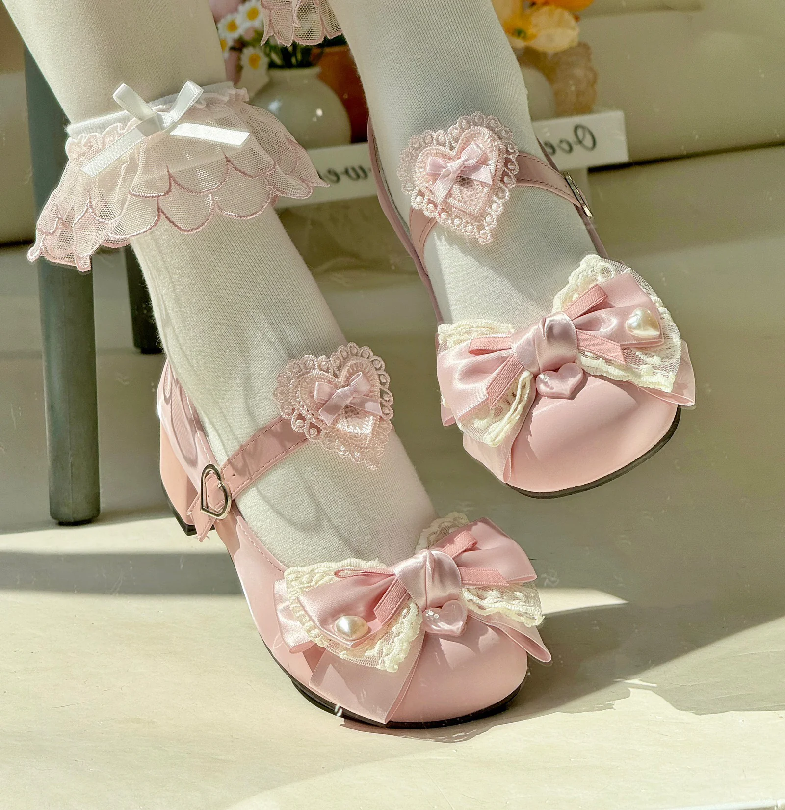 Cream Sweetheart Cat Eyelid Lolita Shoes - Image 4
