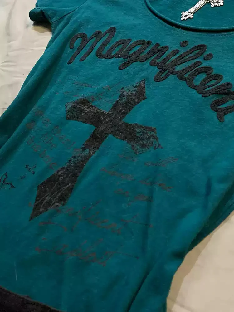 Dark blue cross T-shirt - Image 4