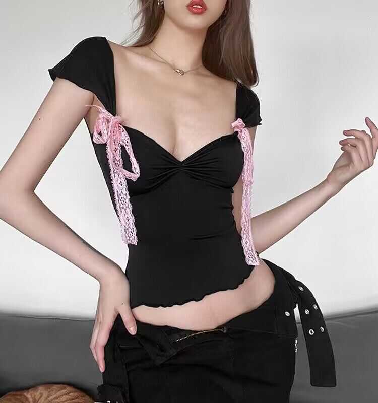 Dark Coquette Lace Bow Tank Top - Image 2