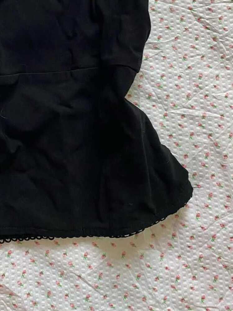 Dark Coquette Lace Tank Top - Image 3