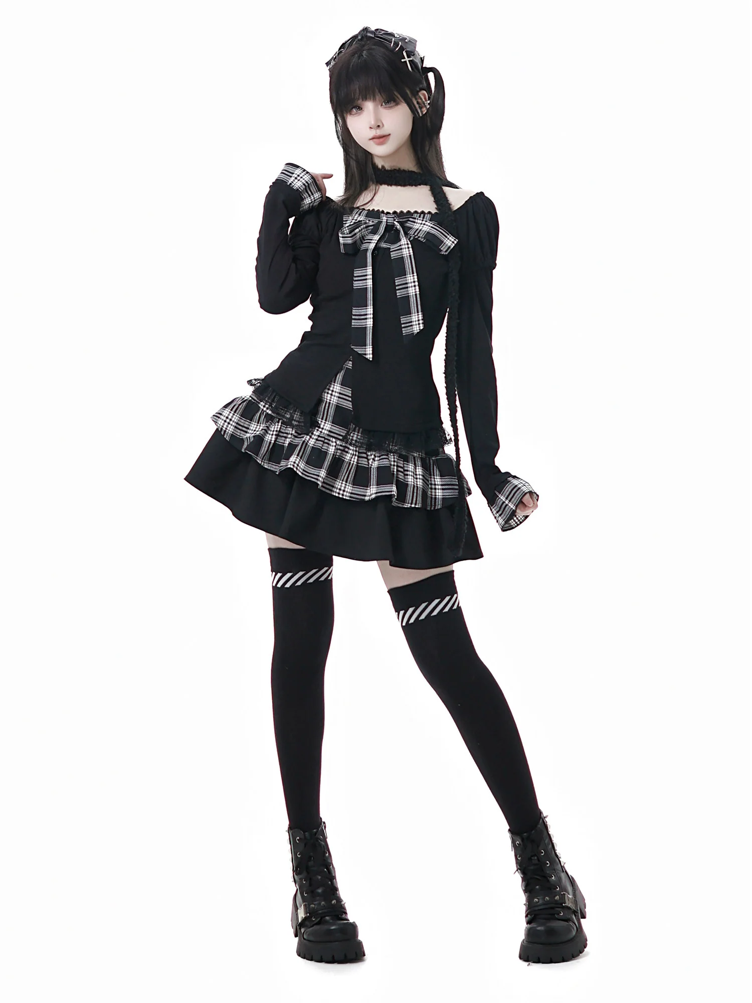 dark coquette plaid bow coord - Image 3