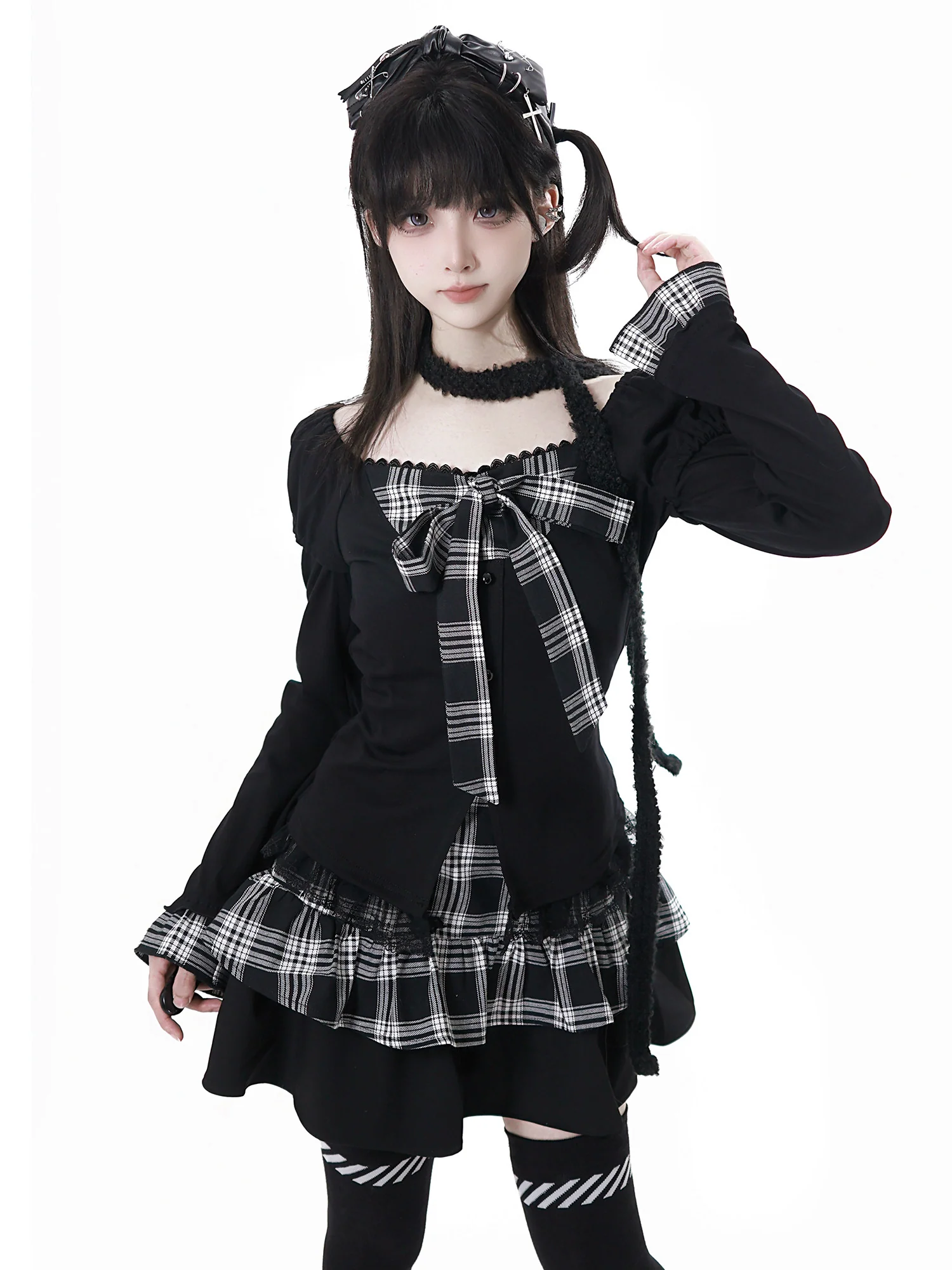 dark coquette plaid bow coord - Image 4
