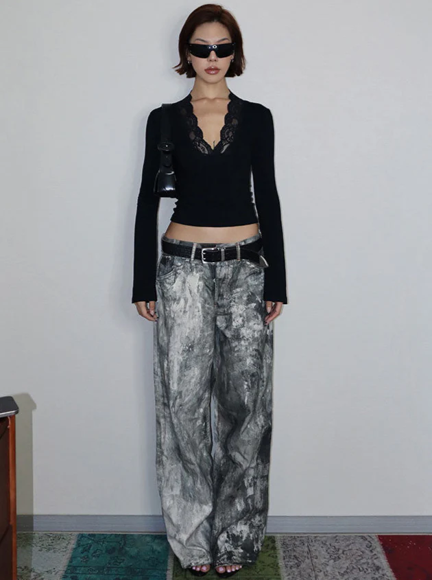 Dark Coquette V-neck Lace Long-sleeved Top - Image 2