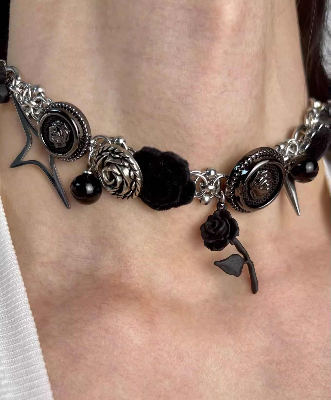 Dark Coquette Velvet Flower Necklace - Image 3