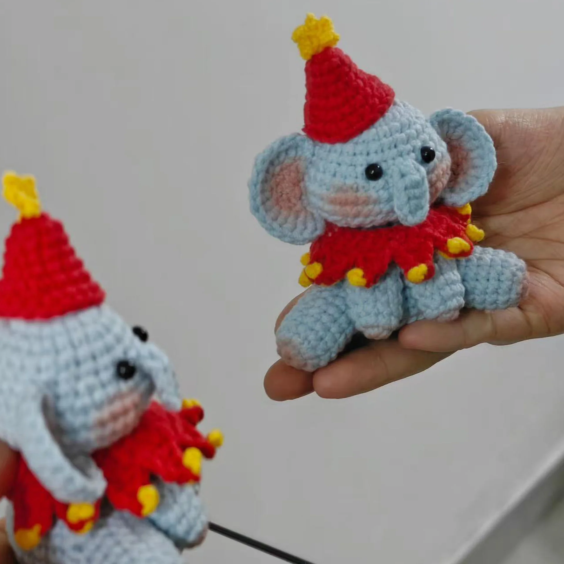 diy wool circus elephant pendant - Image 2