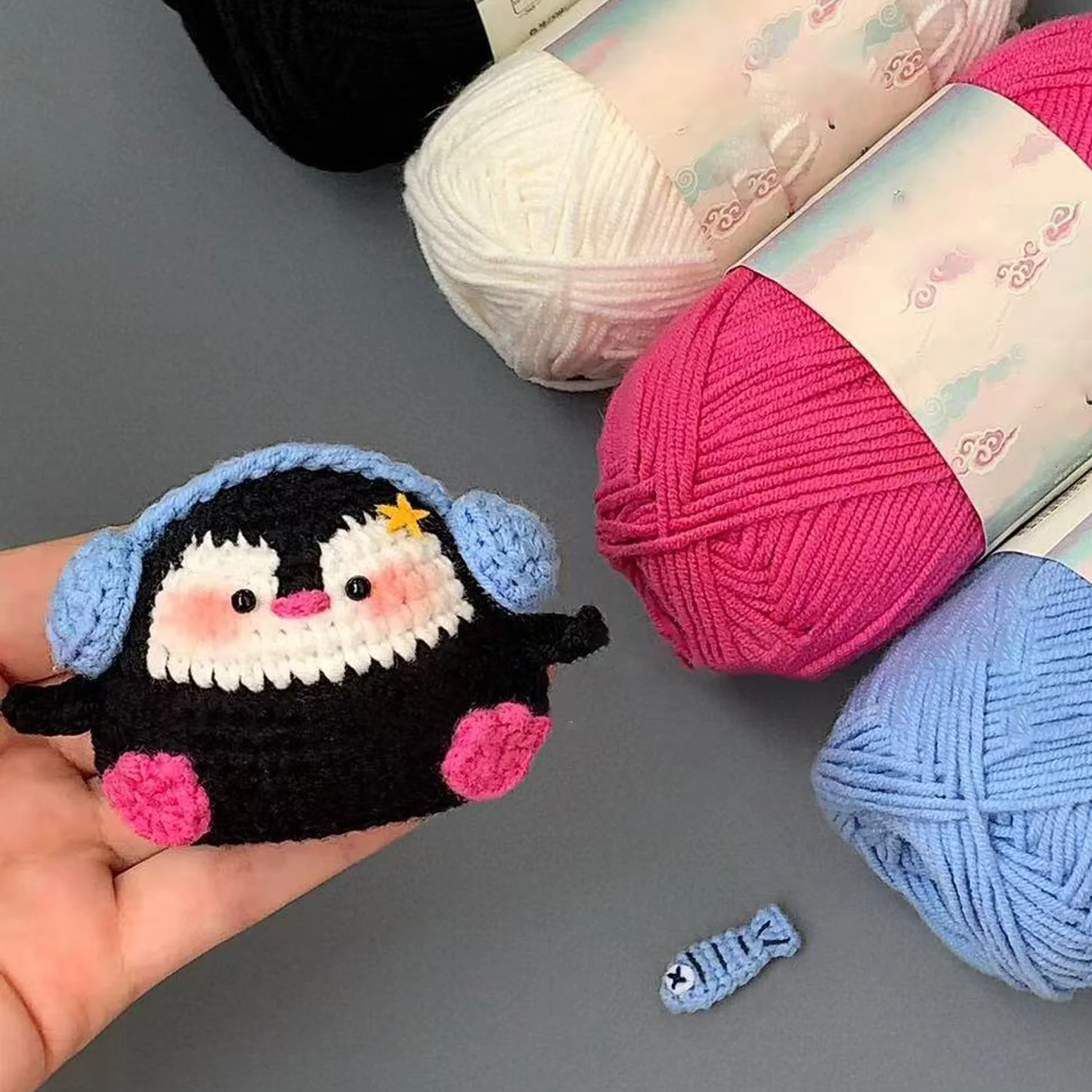 diy wool Cute earphones little penguin doll pendant - Image 4