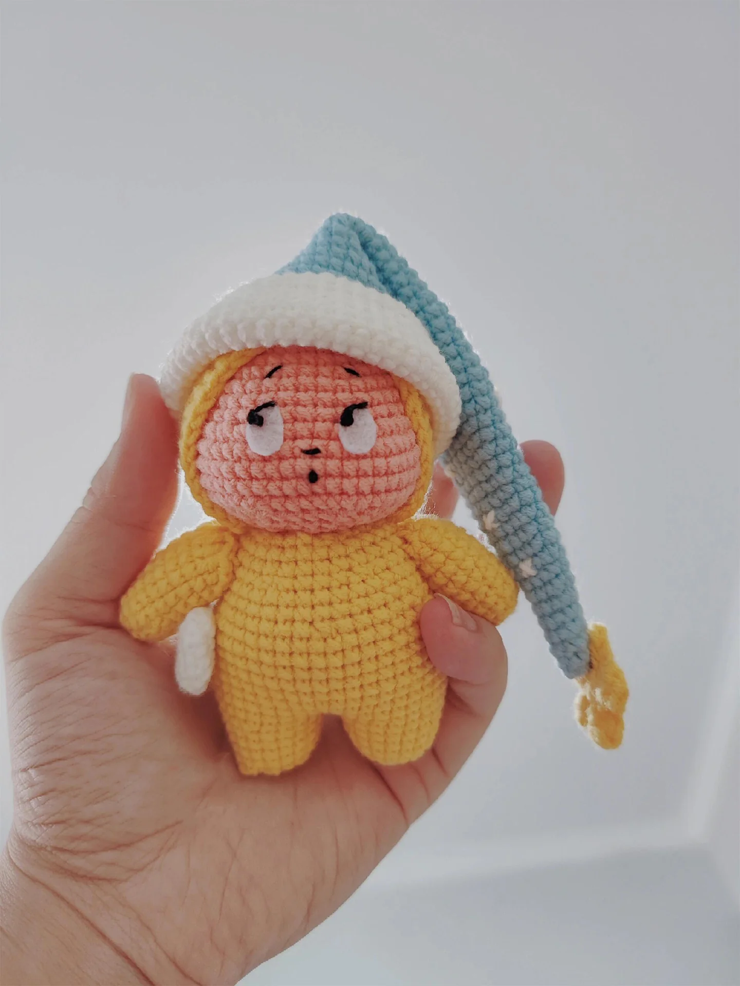 diy wool star doll pendant - Image 3