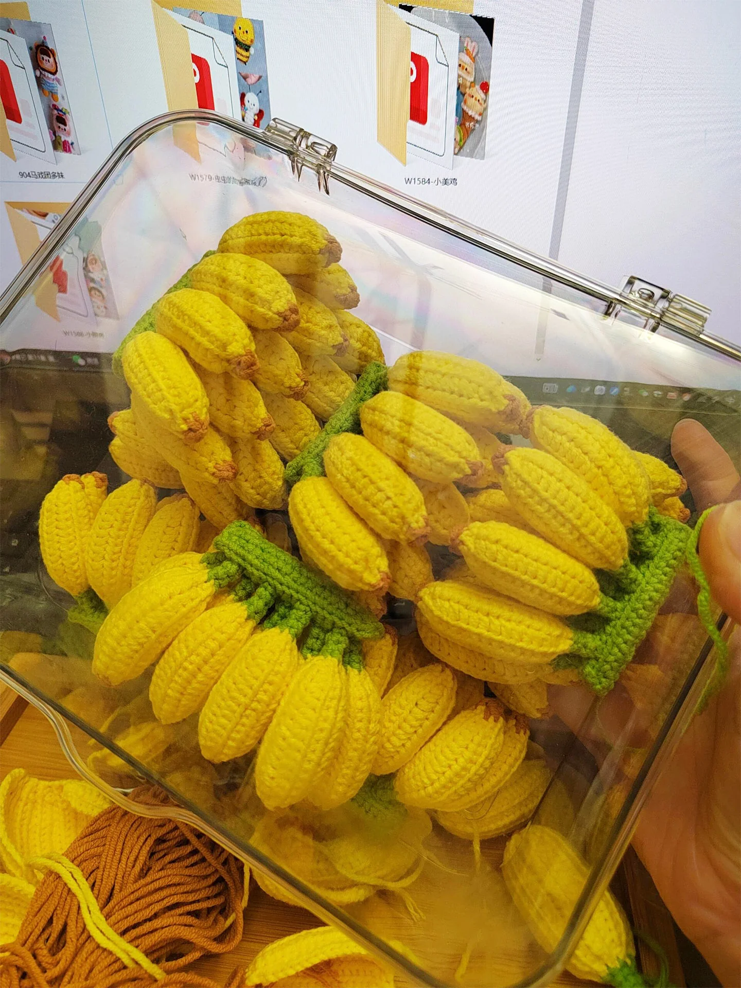 DIY woolen crochet banana pendant material package - Image 3