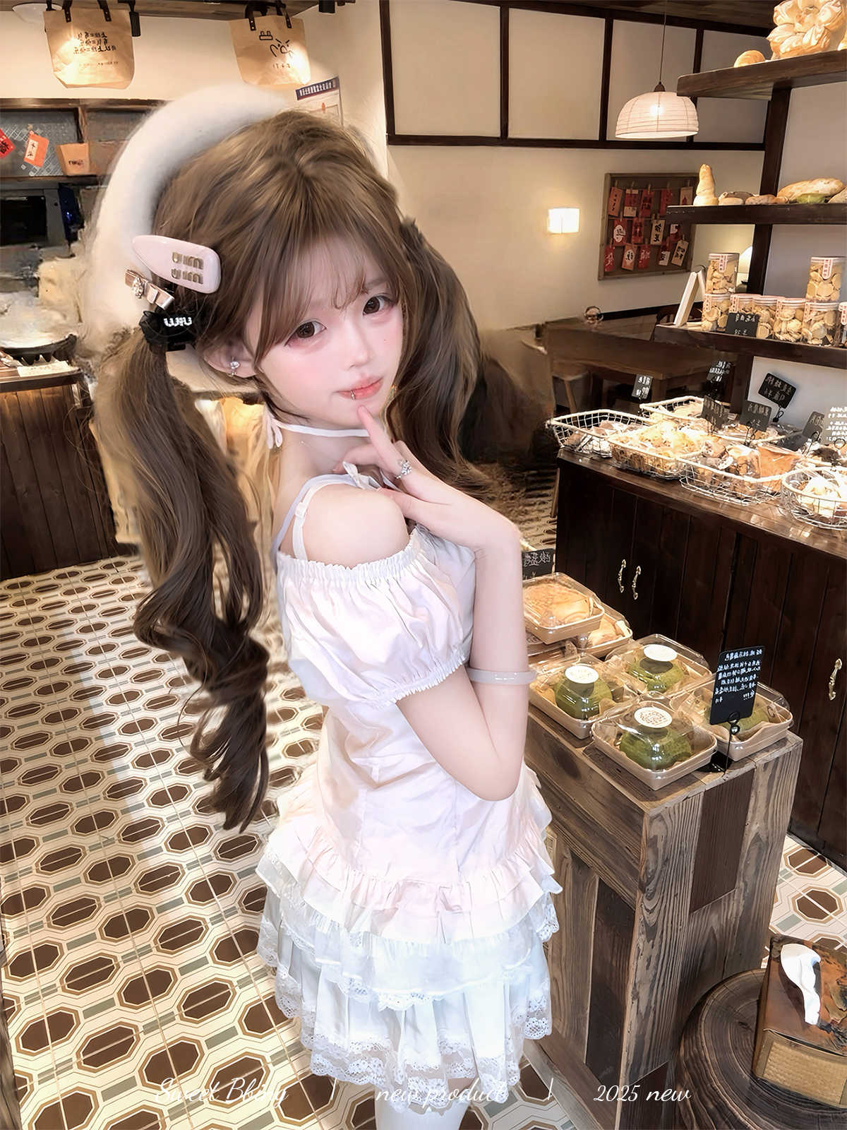 Doll-like Puff-sleeved Shirt - Image 3
