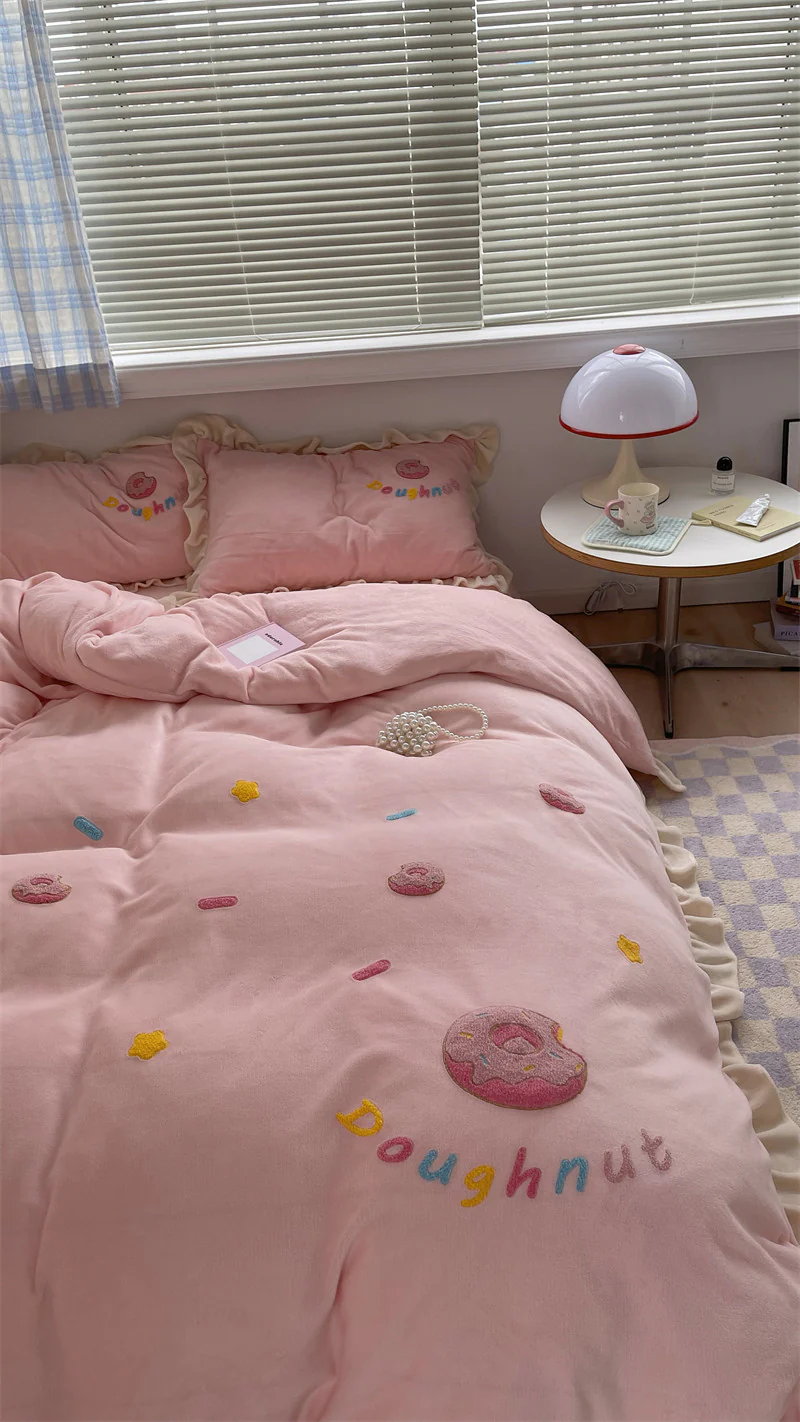 Donut milk velvet four-piece bed sheet - Image 3