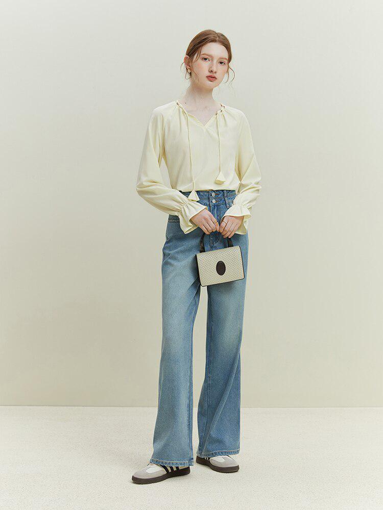 Double Buttoned Light Washed Jeans - Image 3