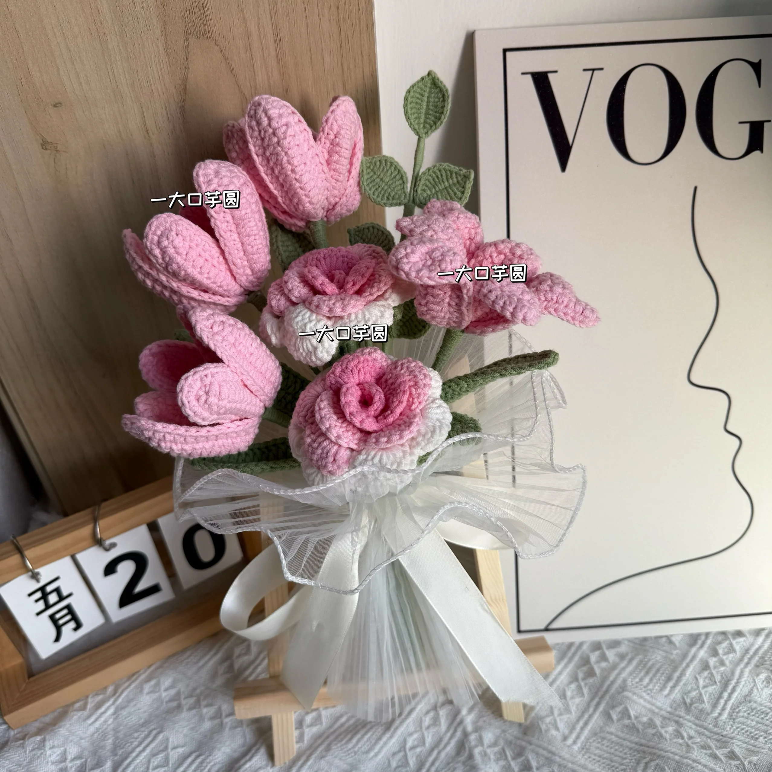 Finished woolen simulated roses bouquet - Image 6