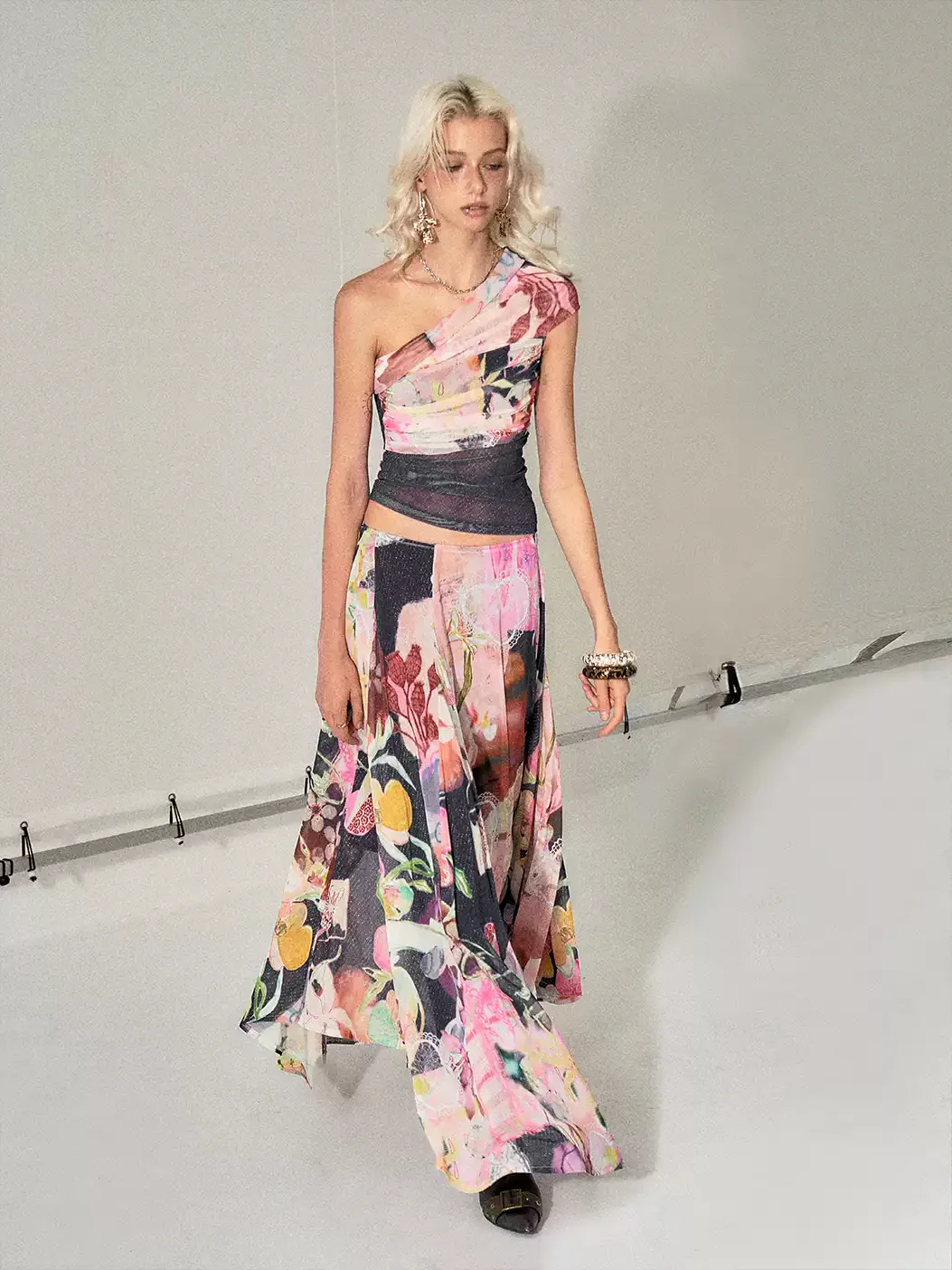 Floral Printed Crop Top - Image 2