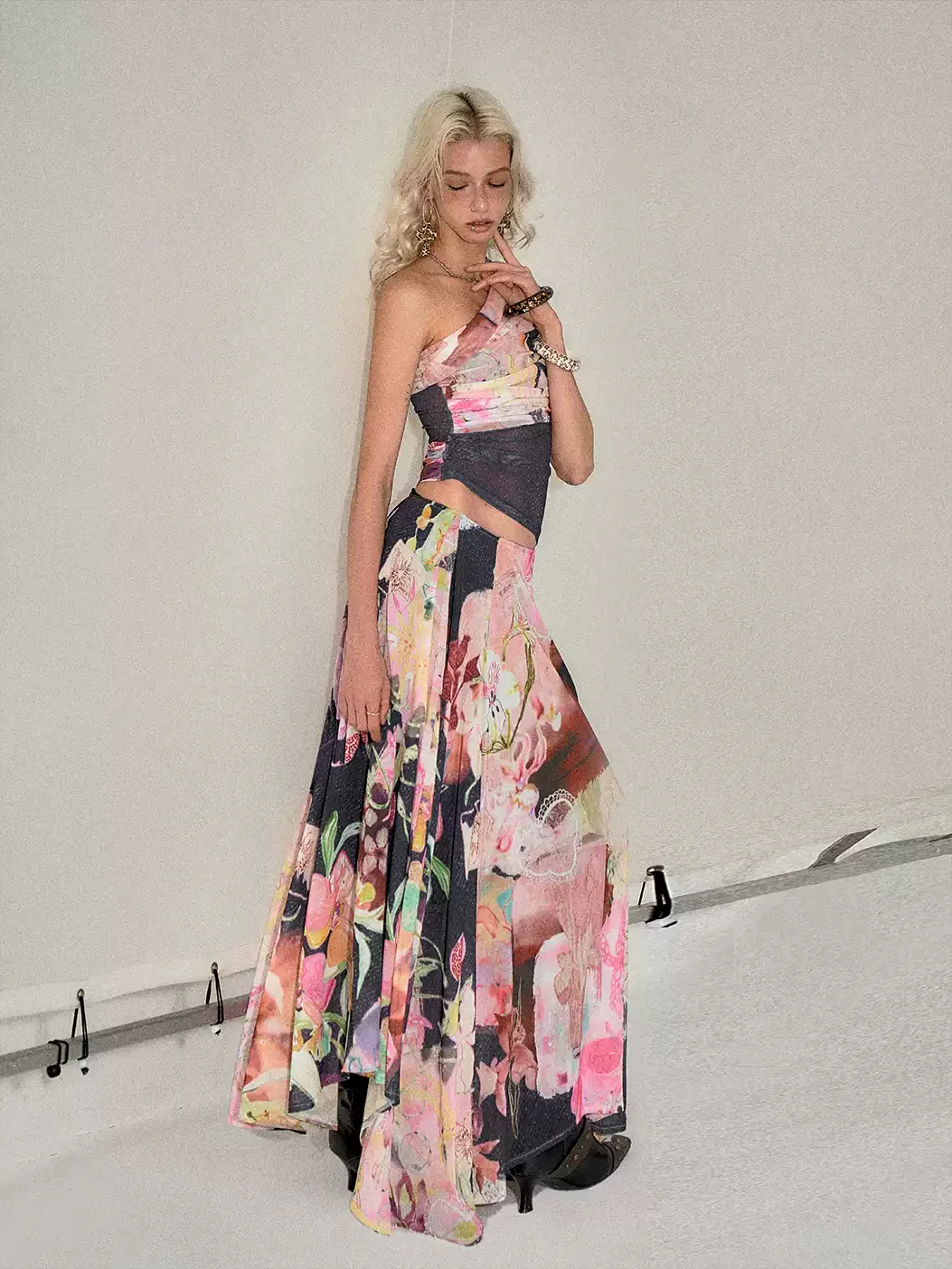 Floral Printed Crop Top - Image 3