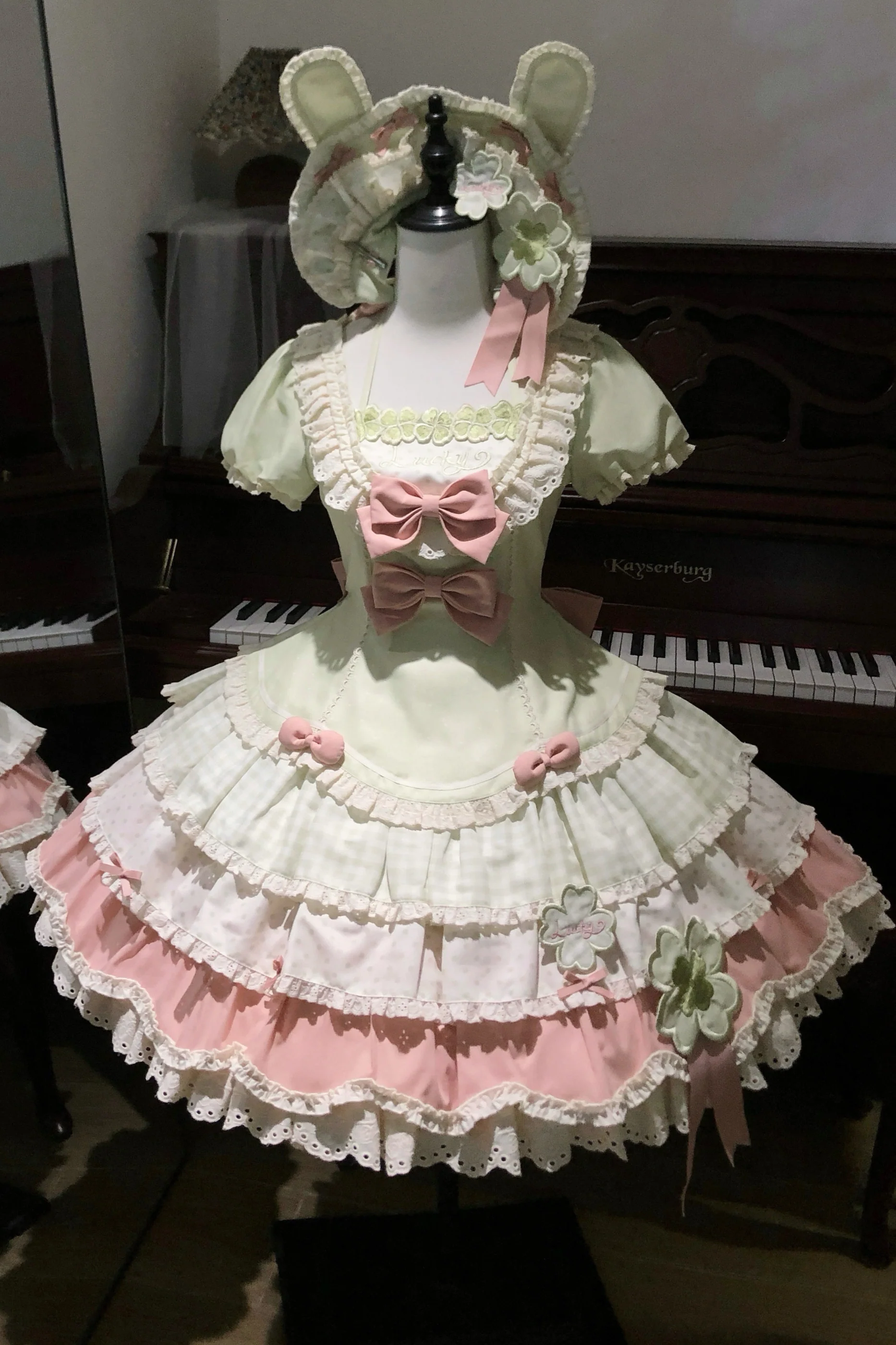 Four-Leaf Clover Lolita Dress + Sleeves + Bonnet